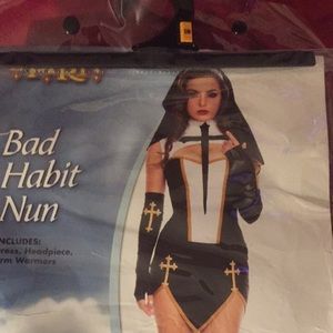 COPY - Halloween nun costume